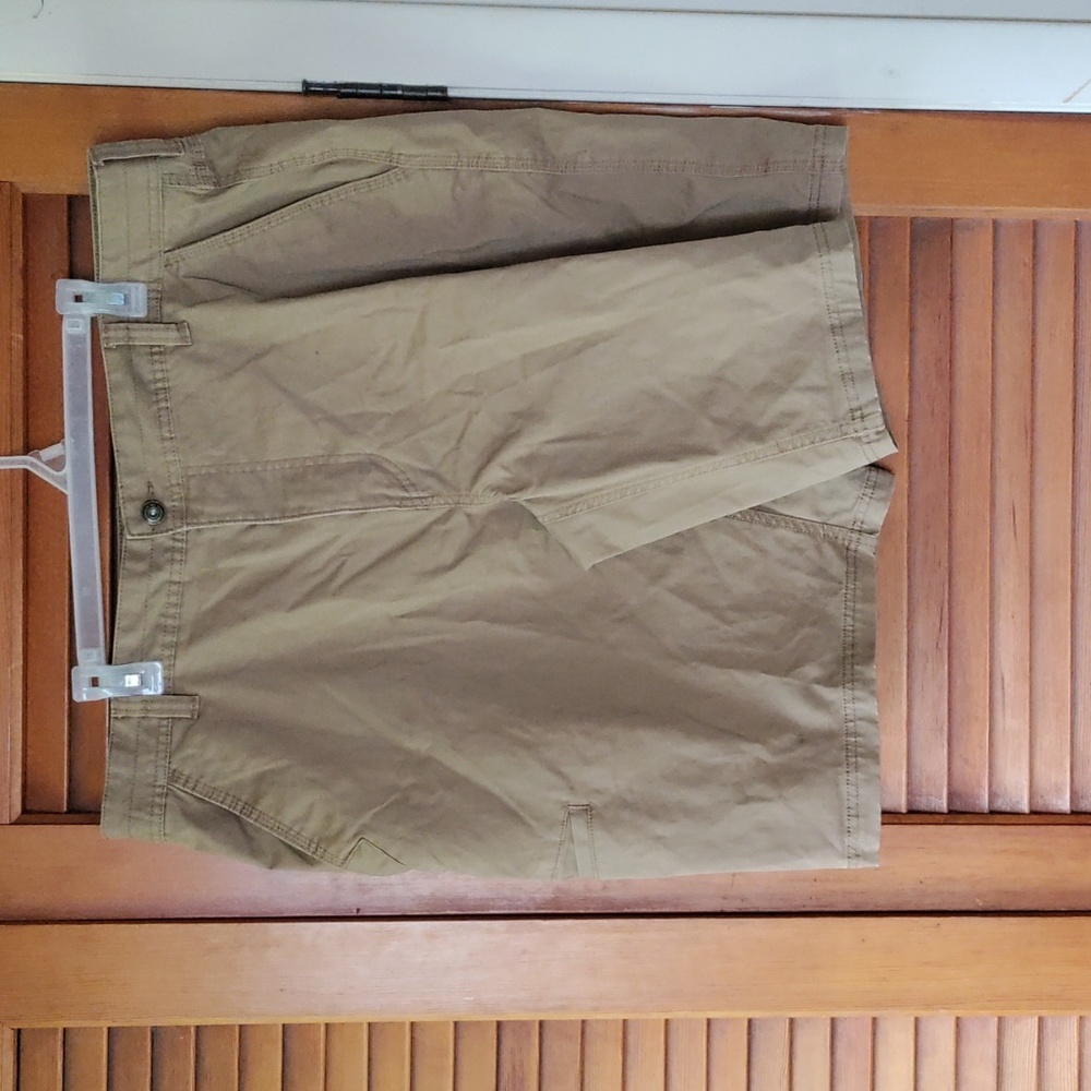 Field & stream men's size 40 tan cargo shorts
